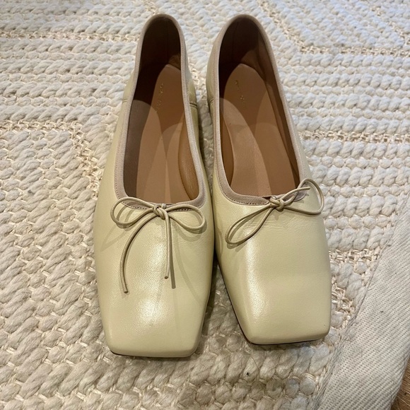 Never worn Mansur Gavriel ballet flats, with dust bag and box. - Picture 4 of 6